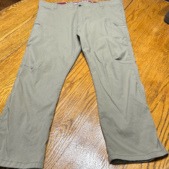 Wrangler nylon spandex blend men’s pants. Size 44x30.  These have stretch. - Picture 1 of 8